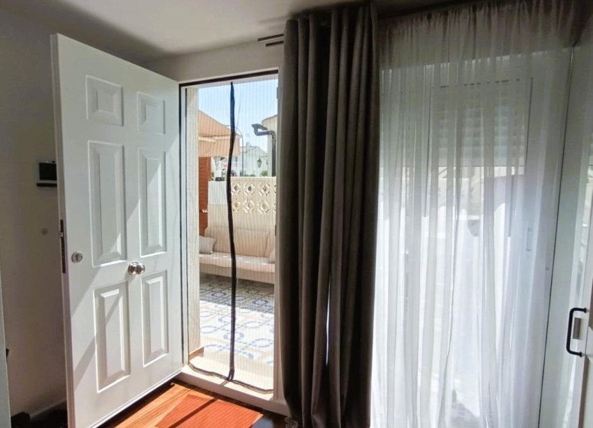 Resale - Bungalow - Torrevieja - La Siesta - El Salado - Torreta