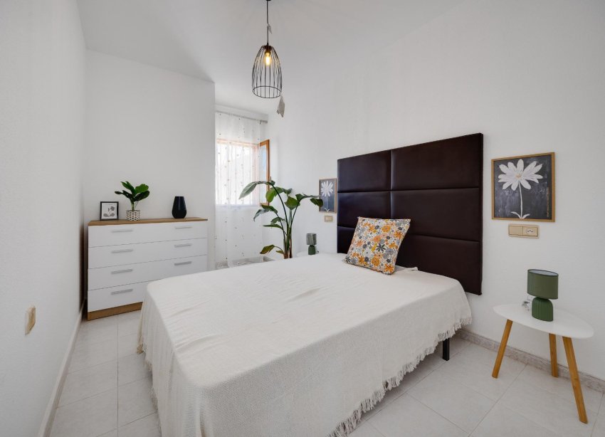 Resale - Bungalow - Torrevieja - Los Frutales