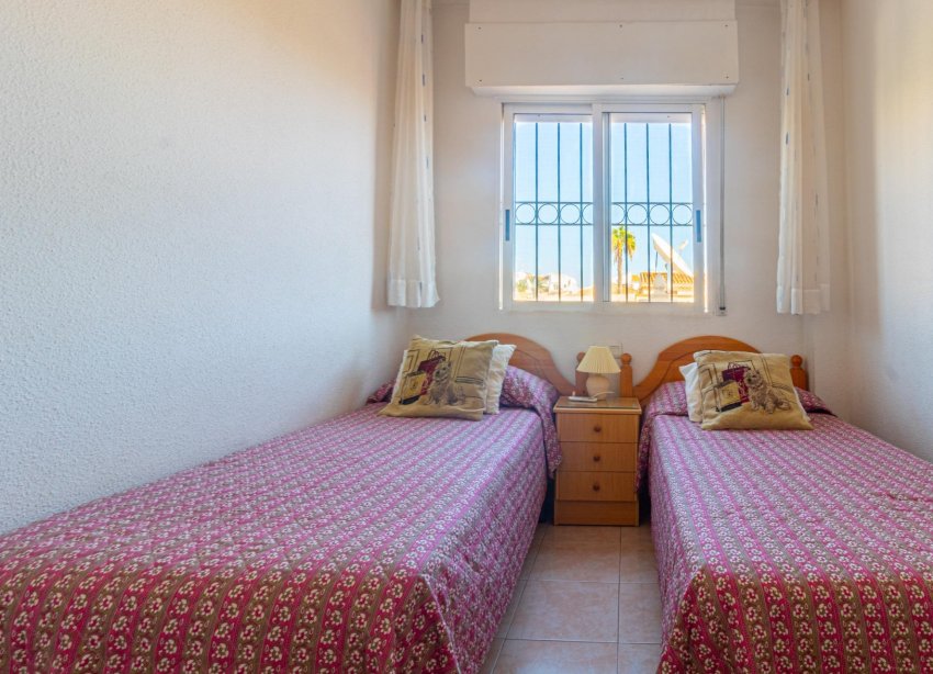 Resale - Bungalow - Torrevieja - Playa de los Naufragos