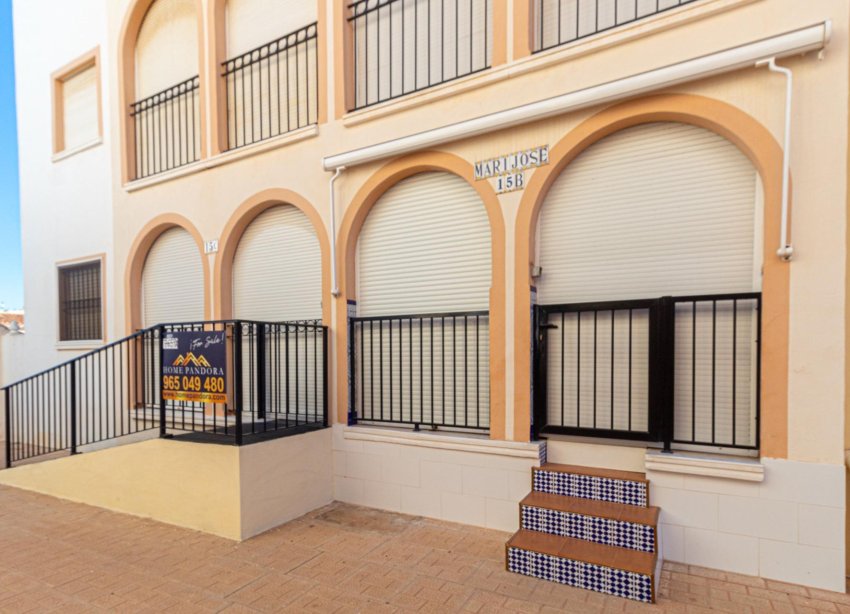 Resale - Bungalow - Torrevieja - Playa de los Naufragos