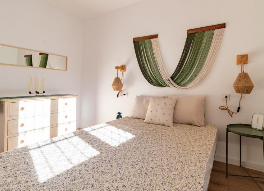 Resale - Bungalow - Torrevieja - Playa de los Naufragos