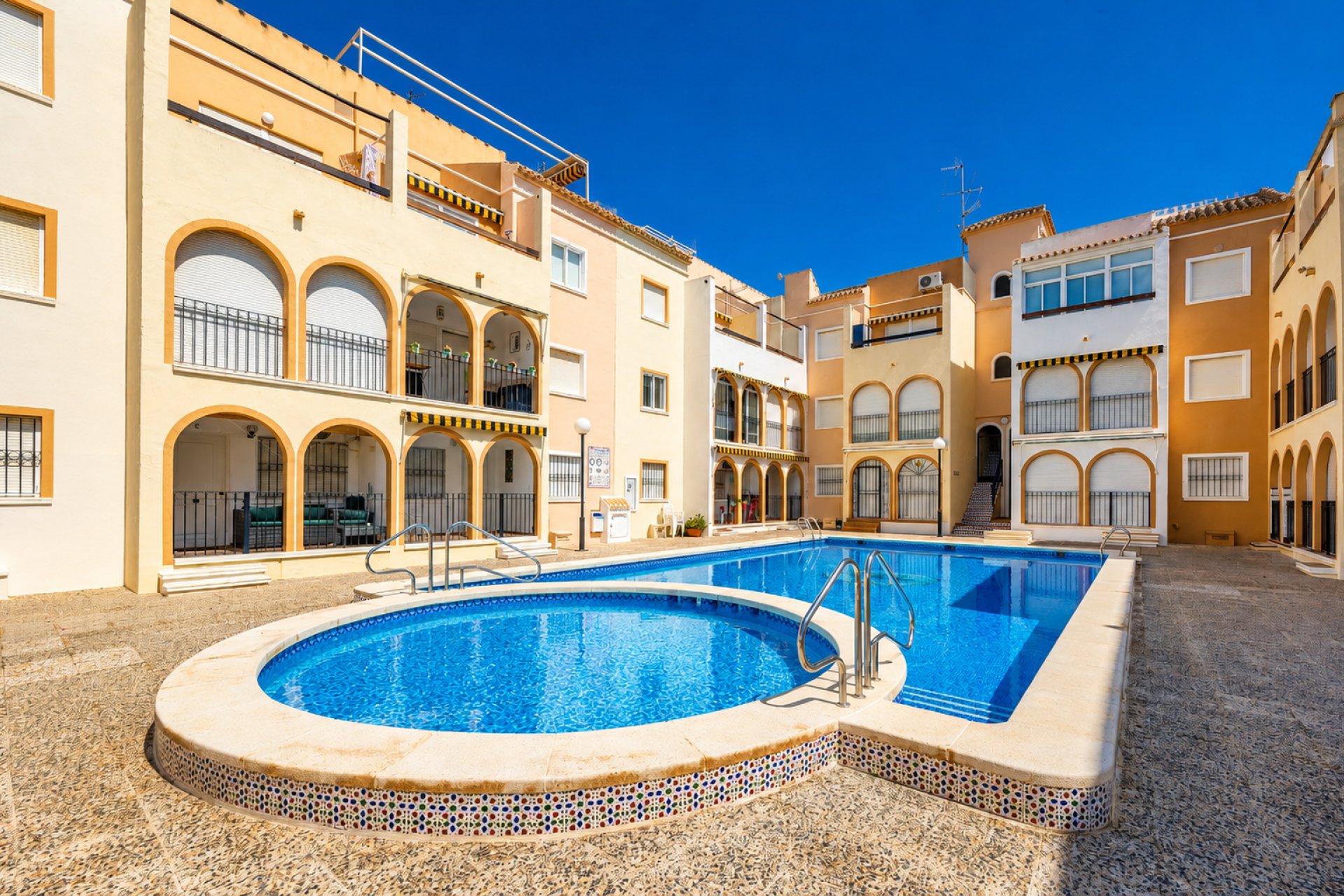 Resale - Bungalow - Torrevieja - playa de los naufragos
