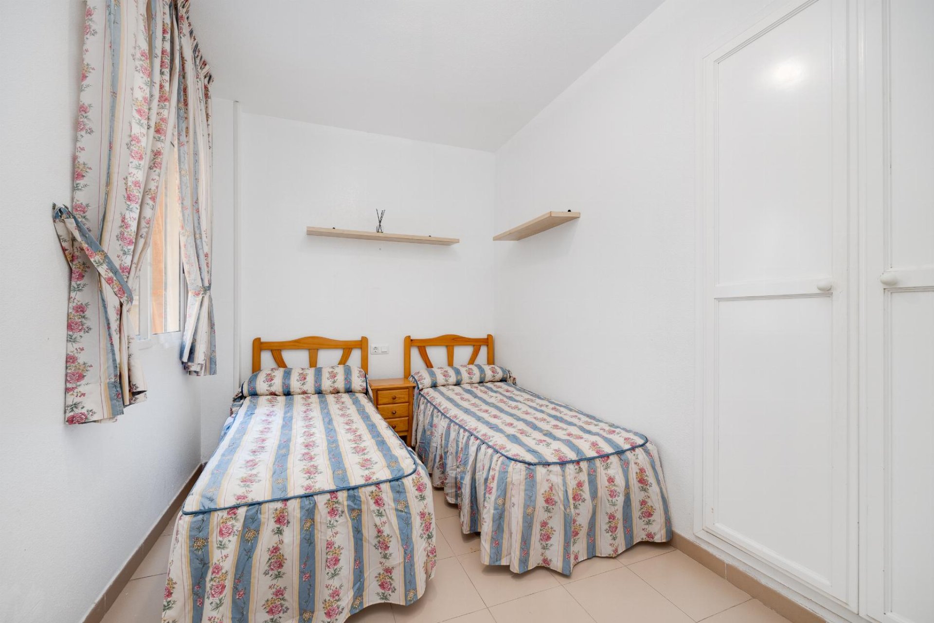 Resale - Bungalow - Torrevieja - playa de los naufragos