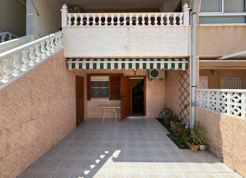 Resale - Bungalow - Torrevieja - Playa de los Naufragos