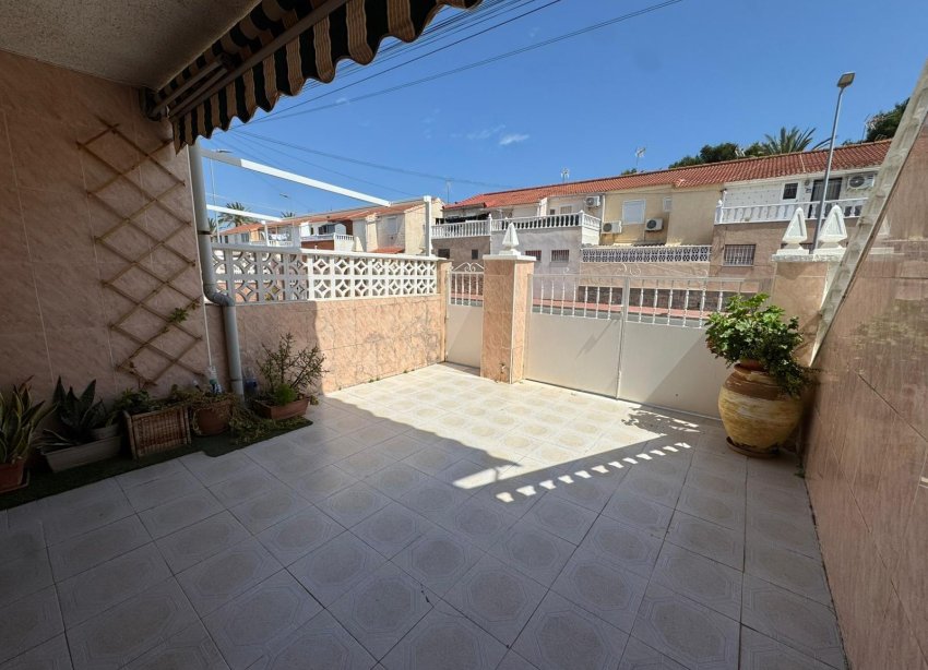 Resale - Bungalow - Torrevieja - Playa de los Naufragos