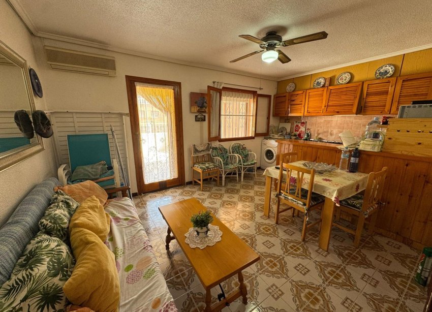 Resale - Bungalow - Torrevieja - Playa de los Naufragos