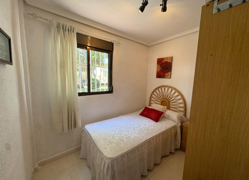 Resale - Bungalow - Torrevieja - Playa de los Naufragos