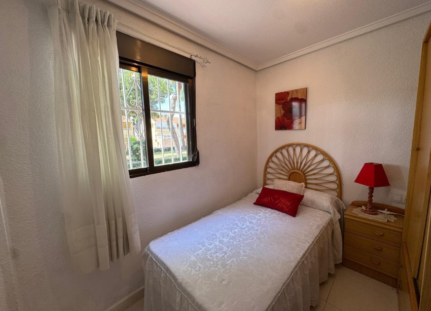 Resale - Bungalow - Torrevieja - Playa de los Naufragos