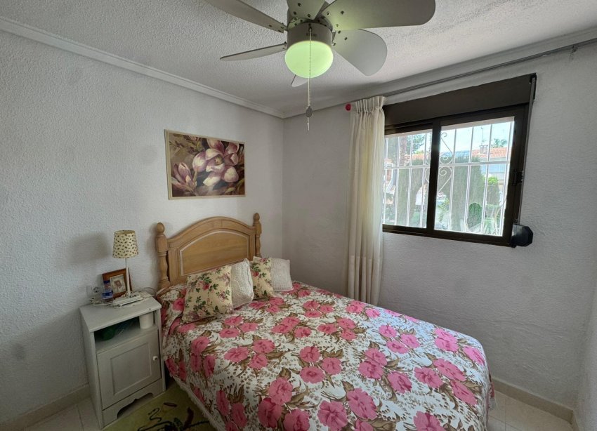 Resale - Bungalow - Torrevieja - Playa de los Naufragos