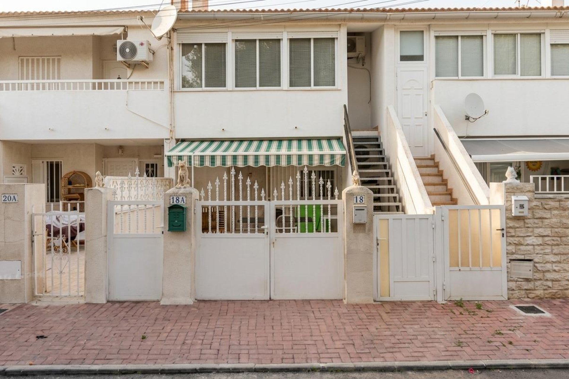 Resale - Bungalow - Torrevieja - Playa de los Naufragos
