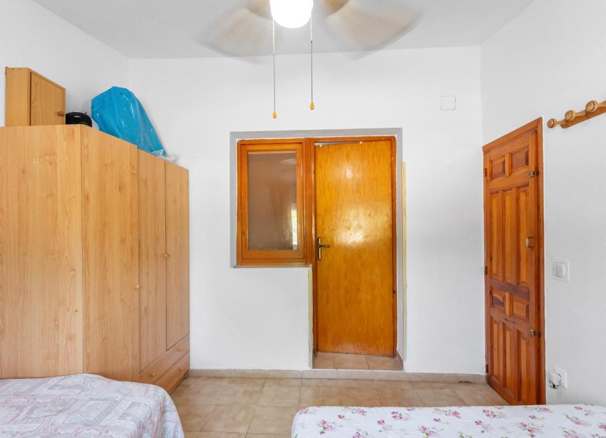 Resale - Bungalow - Torrevieja - Playa de los Naufragos
