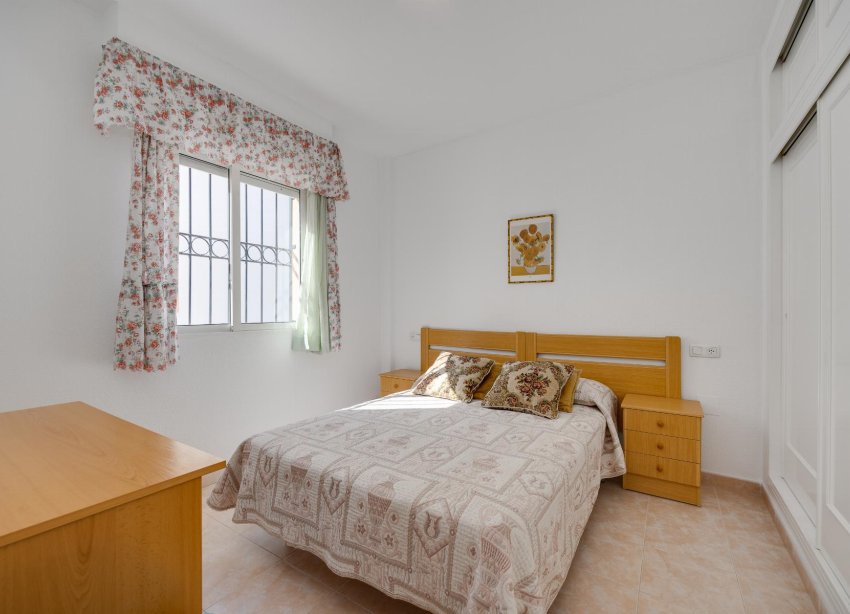 Resale - Bungalow - Torrevieja - Playa de los Naufragos