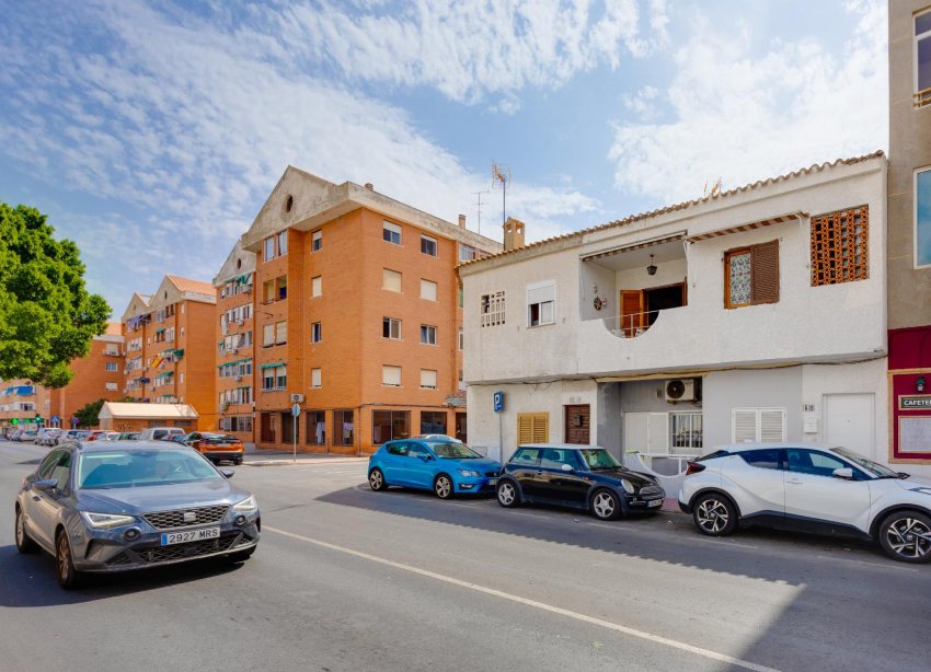 Resale - Bungalow - Torrevieja - Playa del Acequión