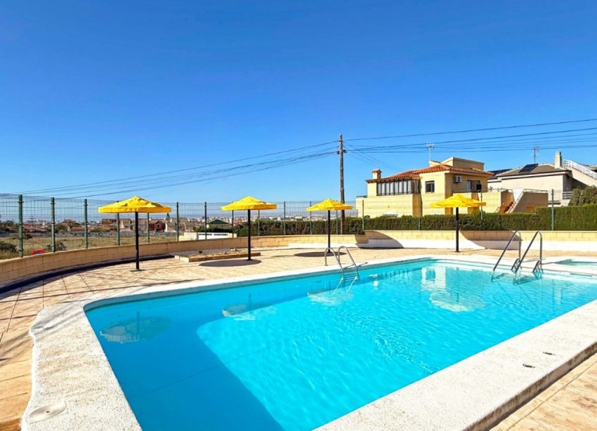 Resale - Bungalow - Torrevieja - Torrelamata - La Mata
