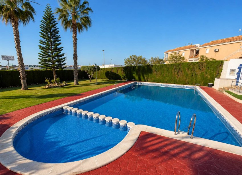 Resale - Bungalow - Torrevieja