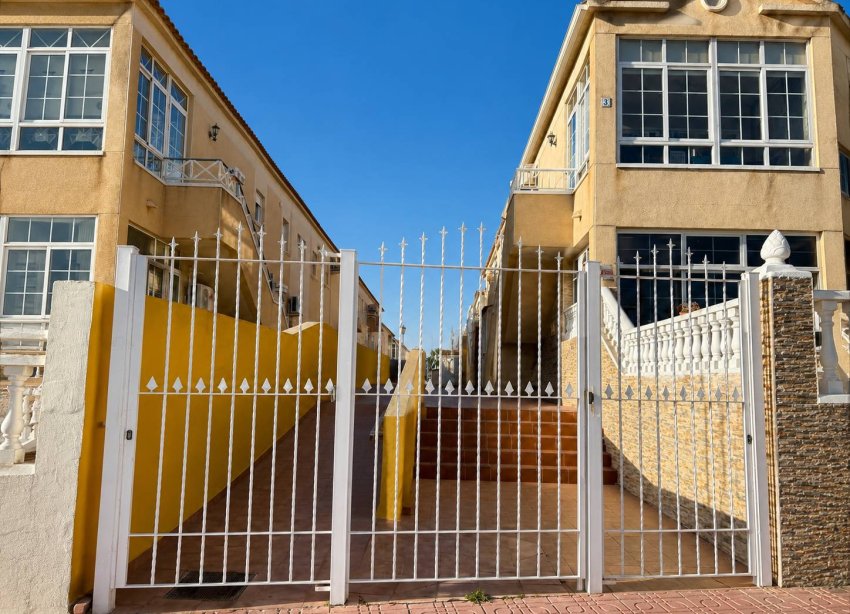 Resale - Bungalow - Torrevieja