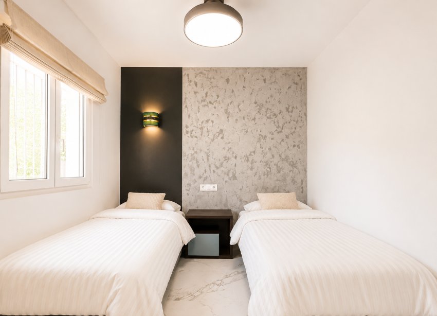 Resale - Bungalow - Torrevieja