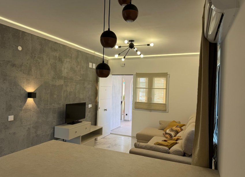 Resale - Bungalow - Torrevieja