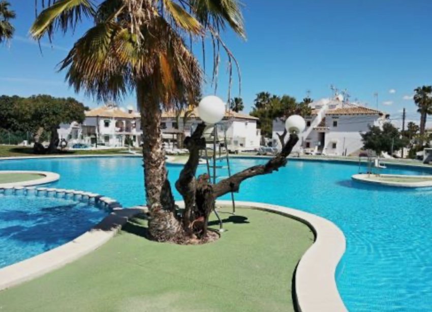 Resale - Bungalow - Torrevieja