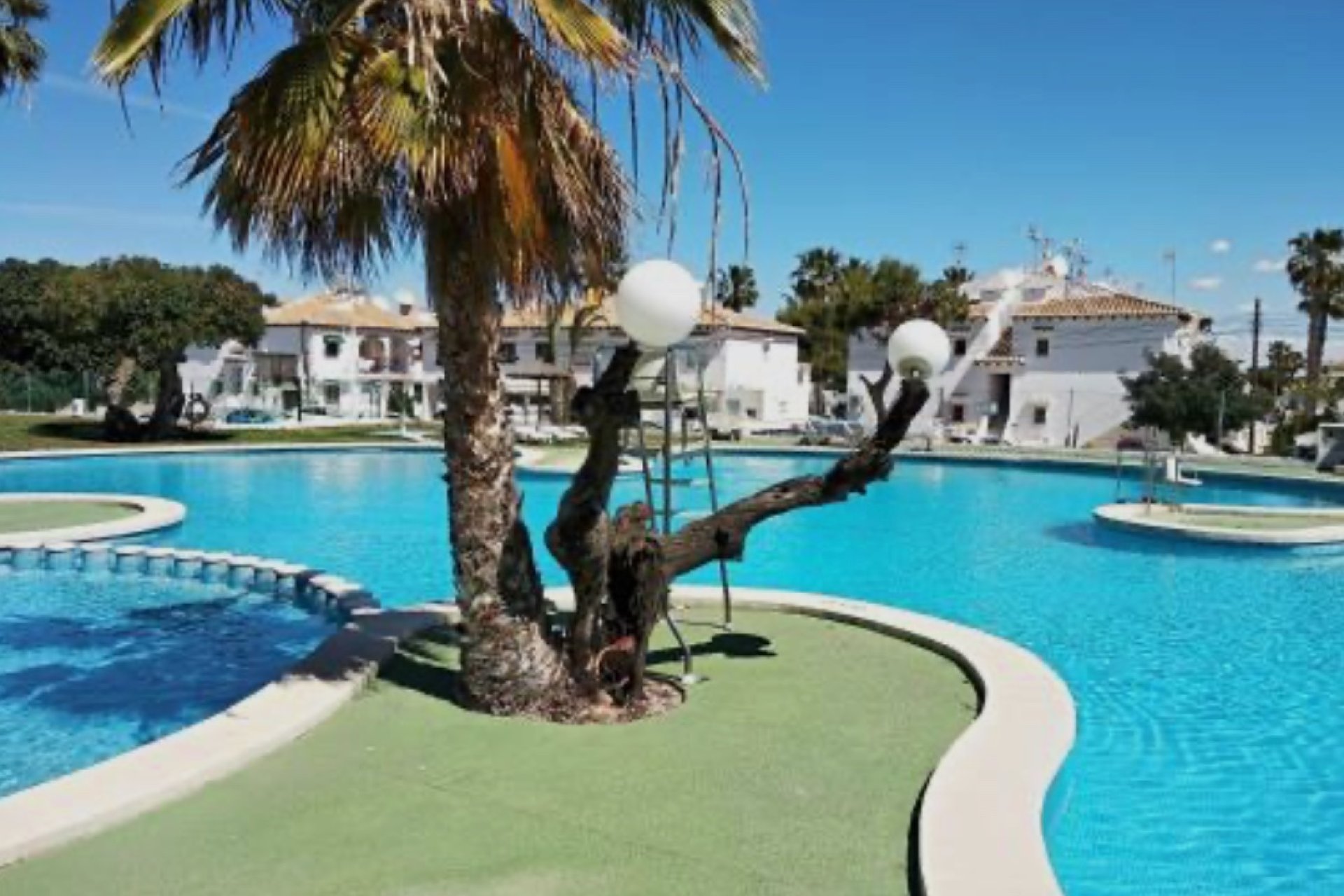 Resale - Bungalow - Torrevieja