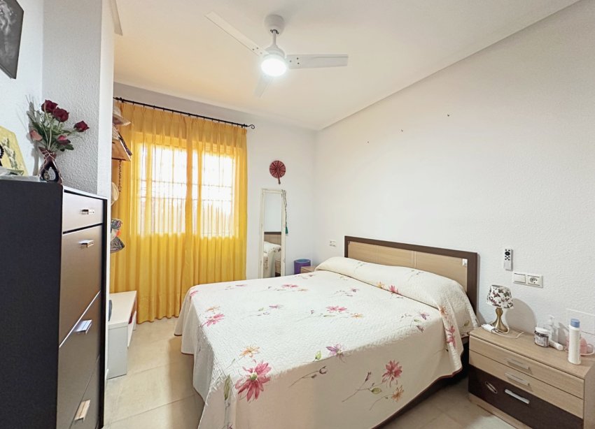 Resale - Bungalow - Torrevieja