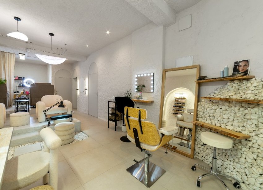 Resale - Commercial premises / Commercial unit / Retail space - Alicante - Center