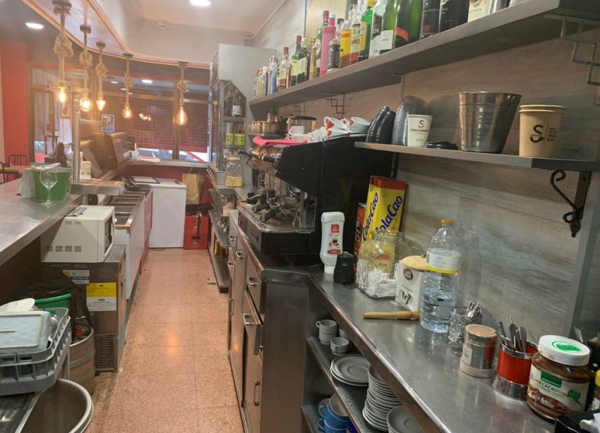 Resale - Commercial premises / Commercial unit / Retail space - Alicante