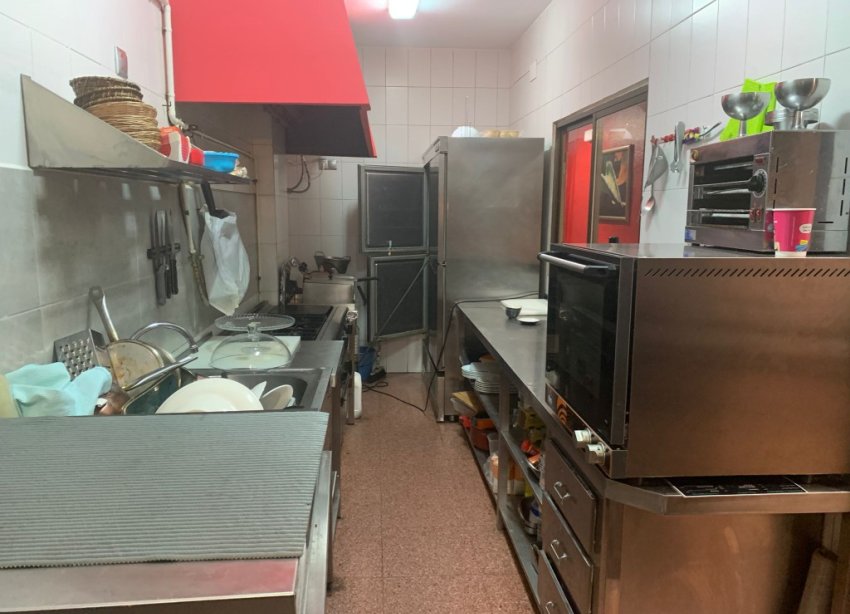 Resale - Commercial premises / Commercial unit / Retail space - Alicante