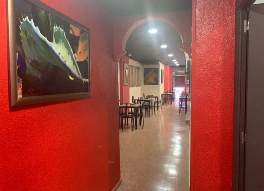 Resale - Commercial premises / Commercial unit / Retail space - Alicante