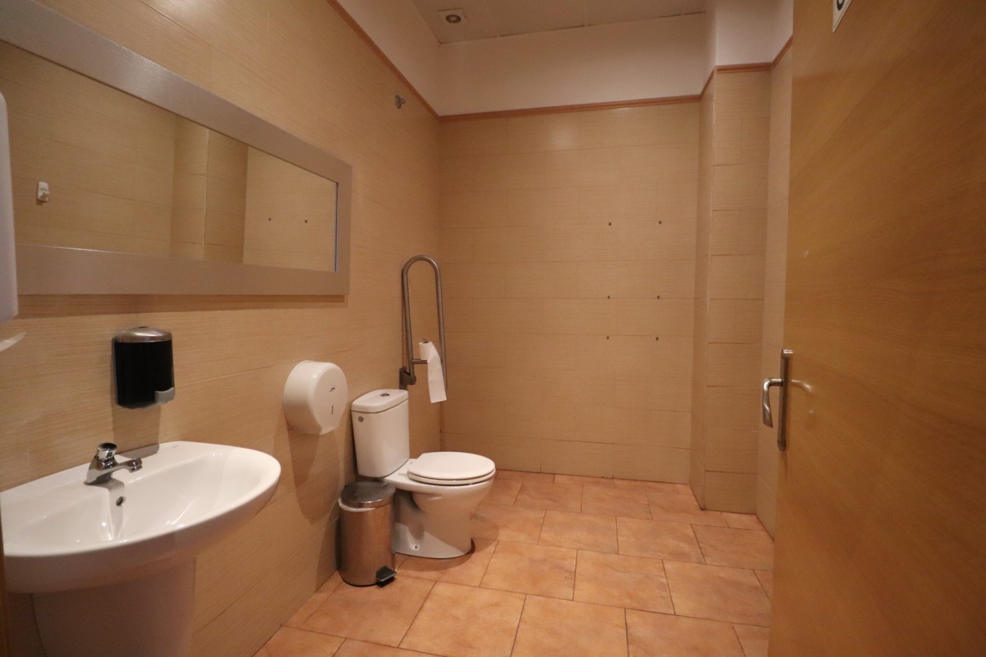 Resale - Commercial premises / Commercial unit / Retail space - Ciudad Quesada - Ciudad Quesada - Town