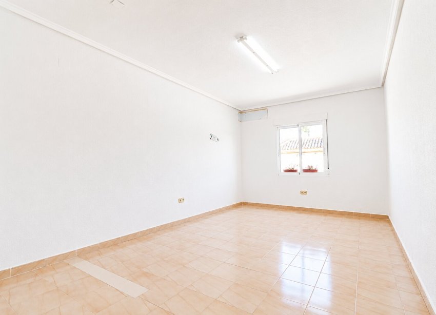 Resale - Commercial premises / Commercial unit / Retail space - Ciudad Quesada - Doña Pepa