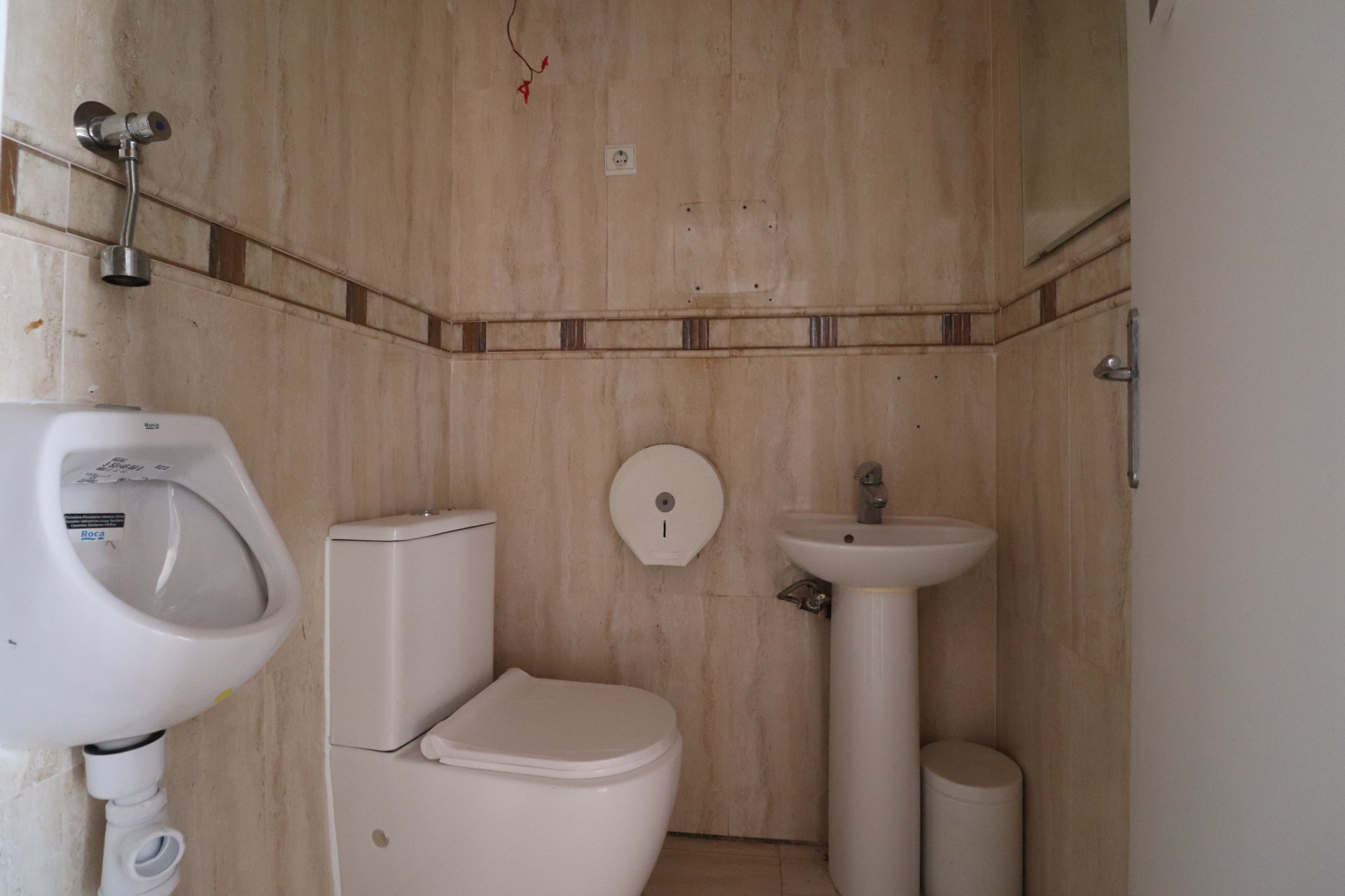 Resale - Commercial premises / Commercial unit / Retail space - Ciudad Quesada - La Marquesa