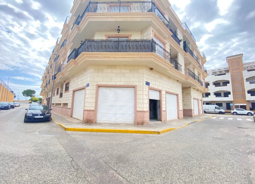 Resale - Commercial premises / Commercial unit / Retail space - Formentera del Segura - Formentera de Segura