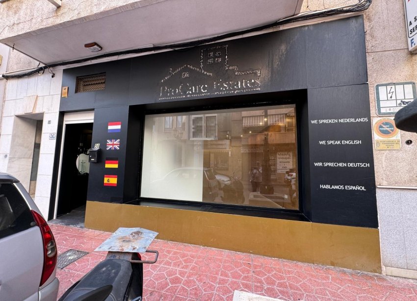 Resale - Commercial premises / Commercial unit / Retail space - Guardamar del Segura - Avenida Pais Valenciàno