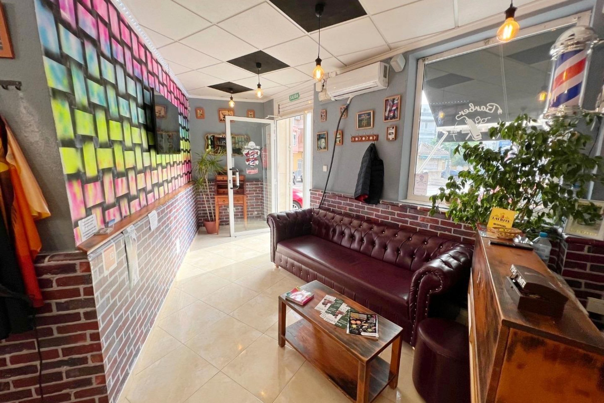 Resale - Commercial premises / Commercial unit / Retail space - Guardamar del Segura - CENTRO