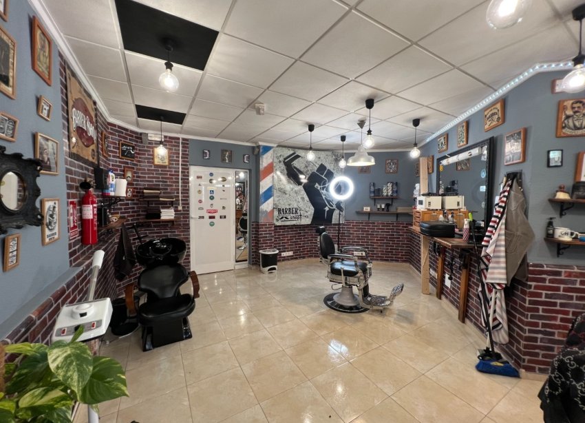 Resale - Commercial premises / Commercial unit / Retail space - Guardamar del Segura - Guardamar Del Segura