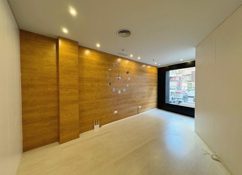 Resale - Commercial premises / Commercial unit / Retail space - Guardamar del Segura - Guardamar del Seguras*