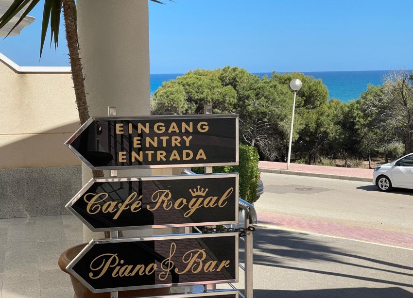 Resale - Commercial premises / Commercial unit / Retail space - Guardamar del Segura - Guardamar Playa