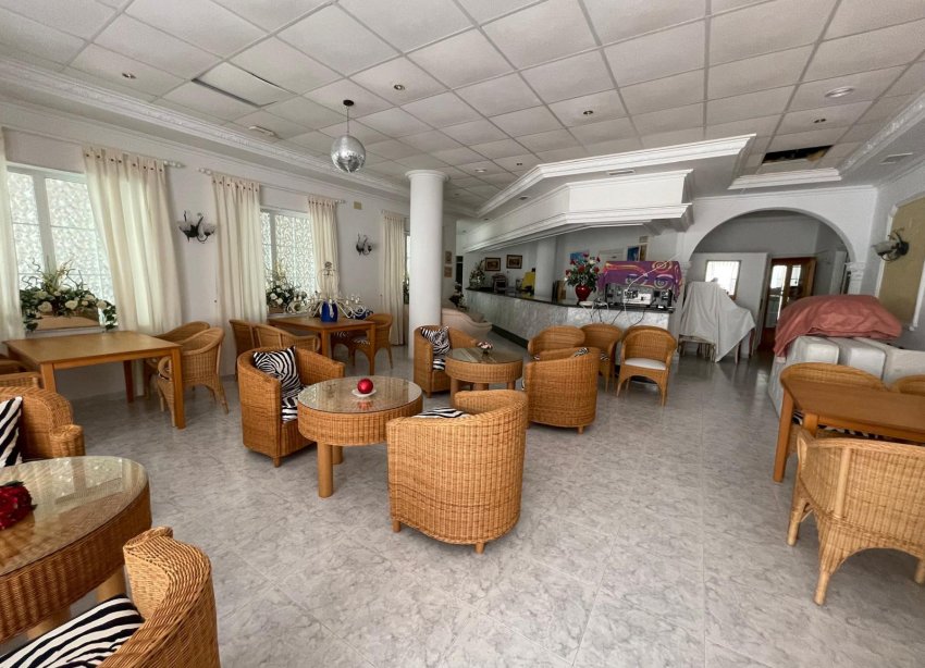 Resale - Commercial premises / Commercial unit / Retail space - Guardamar del Segura - Guardamar Playa