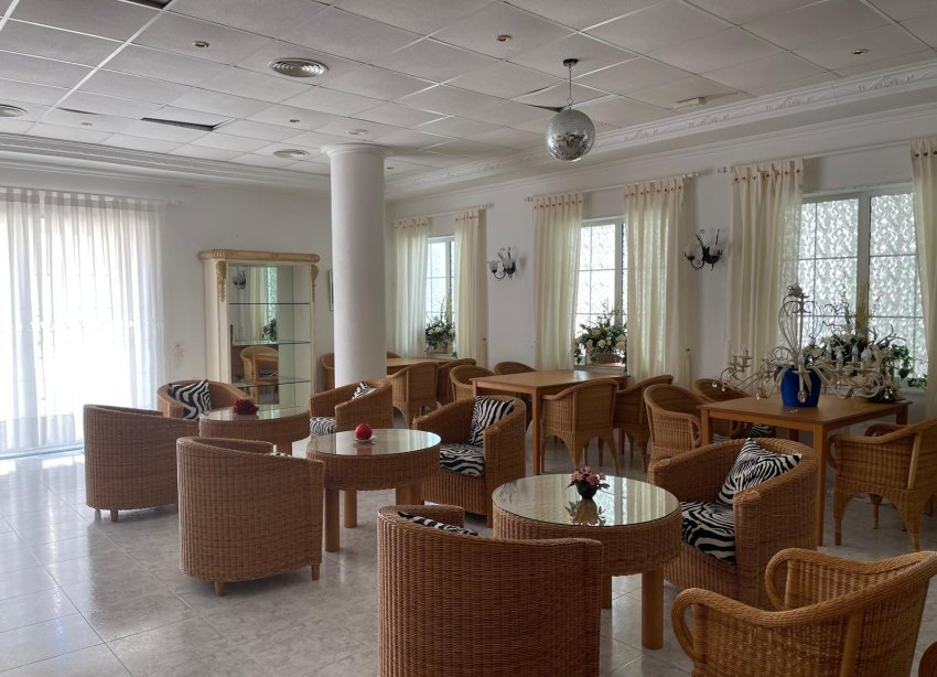 Resale - Commercial premises / Commercial unit / Retail space - Guardamar del Segura - Guardamar Playa