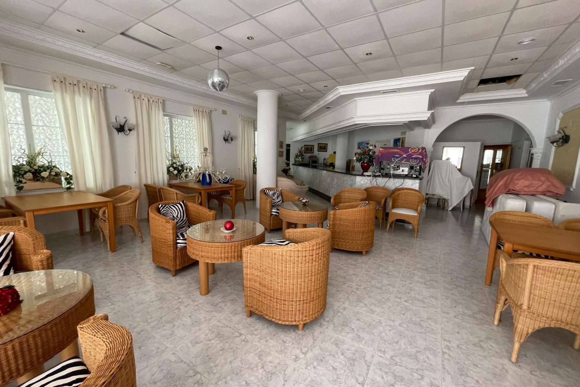 Resale - Commercial premises / Commercial unit / Retail space - Guardamar del Segura - Guardamar Playa