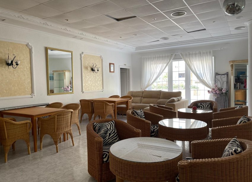 Resale - Commercial premises / Commercial unit / Retail space - Guardamar del Segura - Guardamar Playa