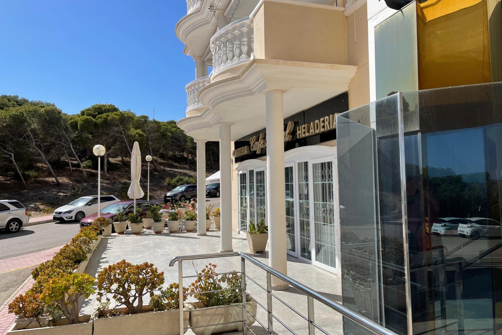 Resale - Commercial premises / Commercial unit / Retail space - Guardamar del Segura