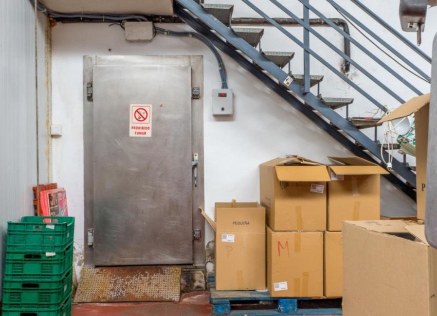 Resale - Commercial premises / Commercial unit / Retail space - Los Alcazares - Los Narejos-Punta Calera