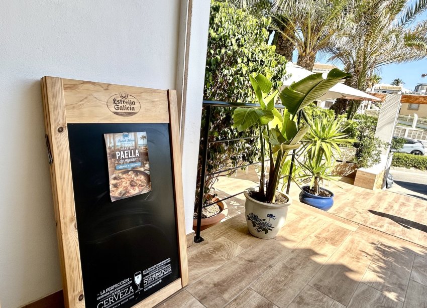 Resale - Commercial premises / Commercial unit / Retail space - Orihuela Costa - Cabo Roig