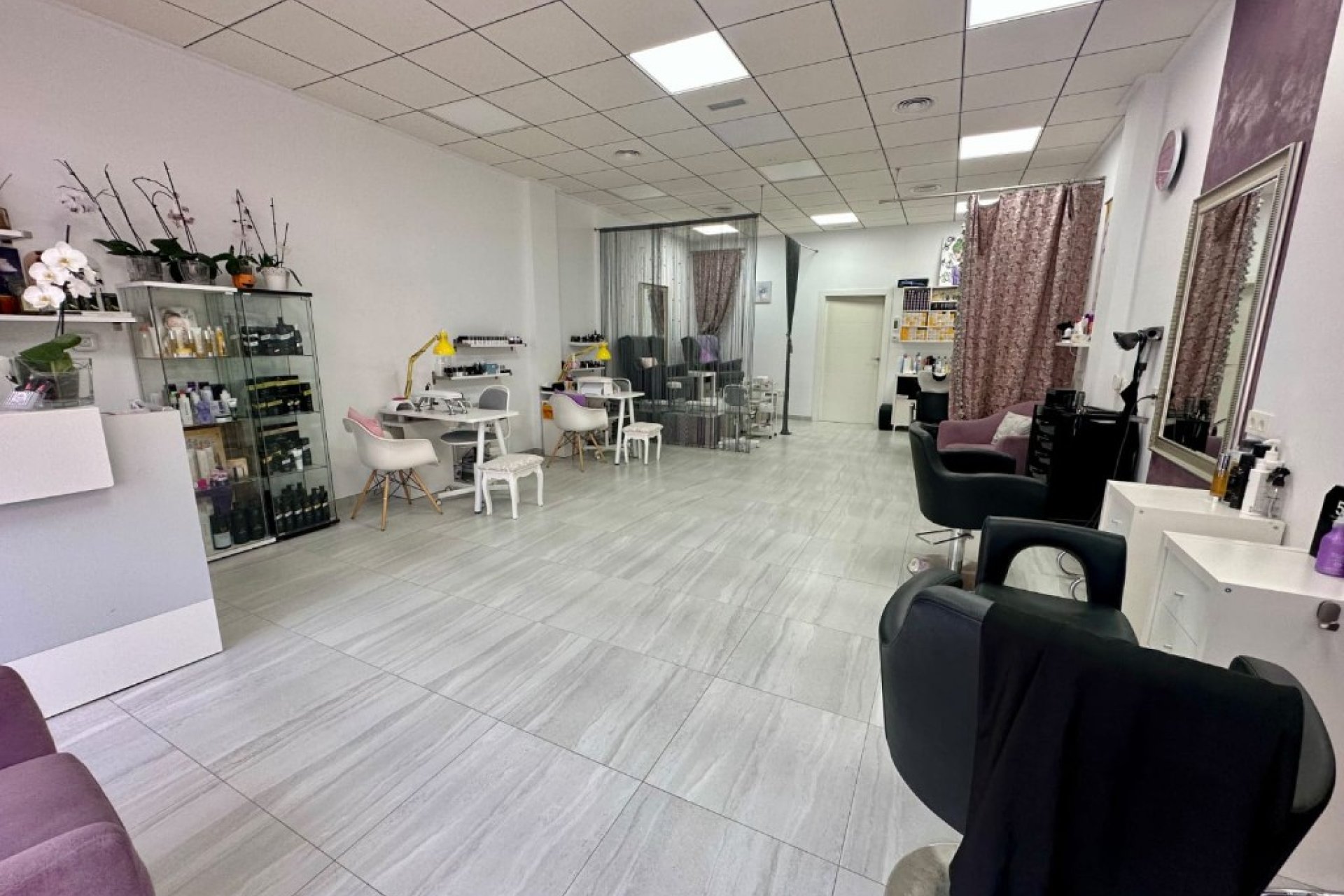 Resale - Commercial premises / Commercial unit / Retail space - Orihuela Costa - La Zenia