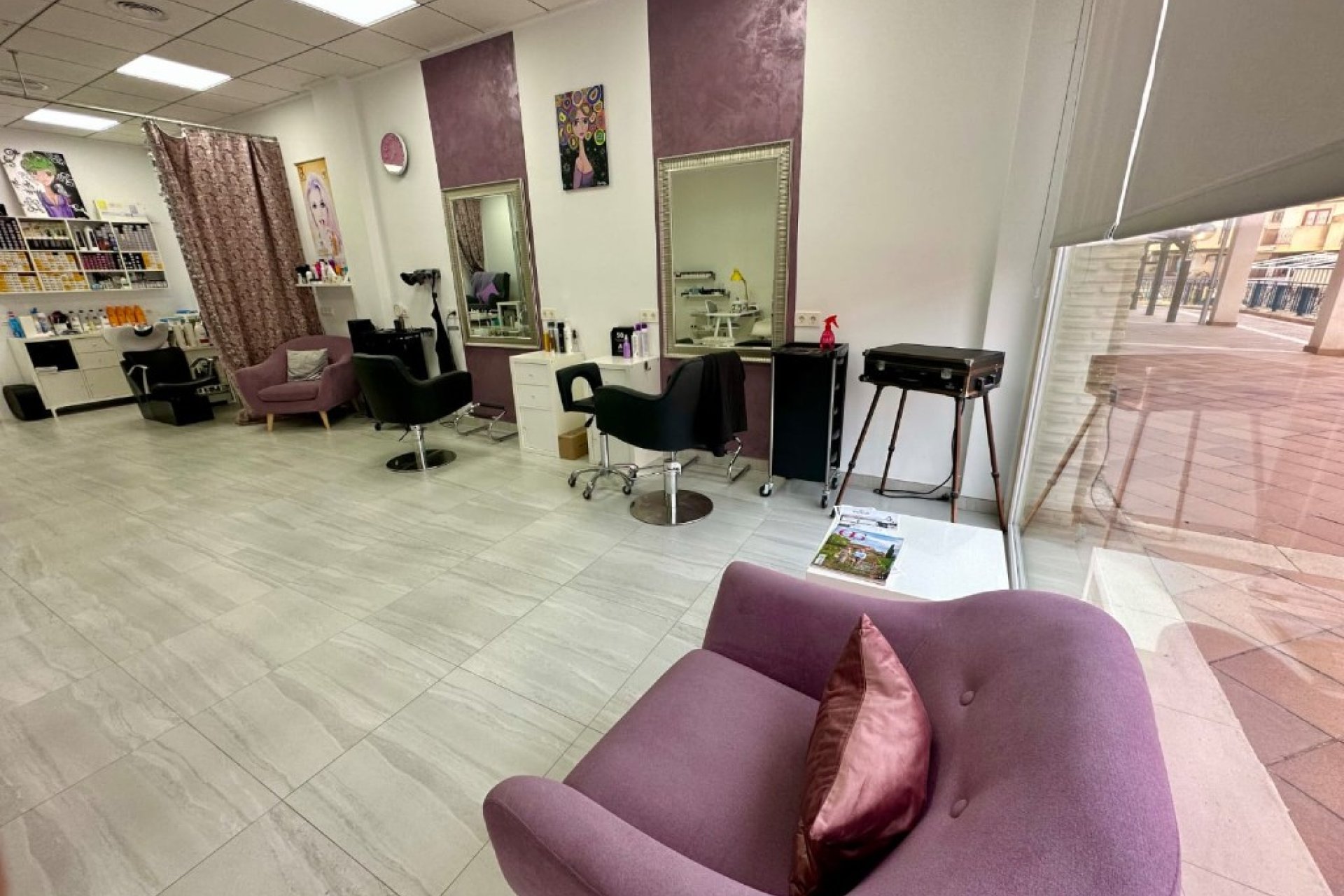 Resale - Commercial premises / Commercial unit / Retail space - Orihuela Costa - La Zenia