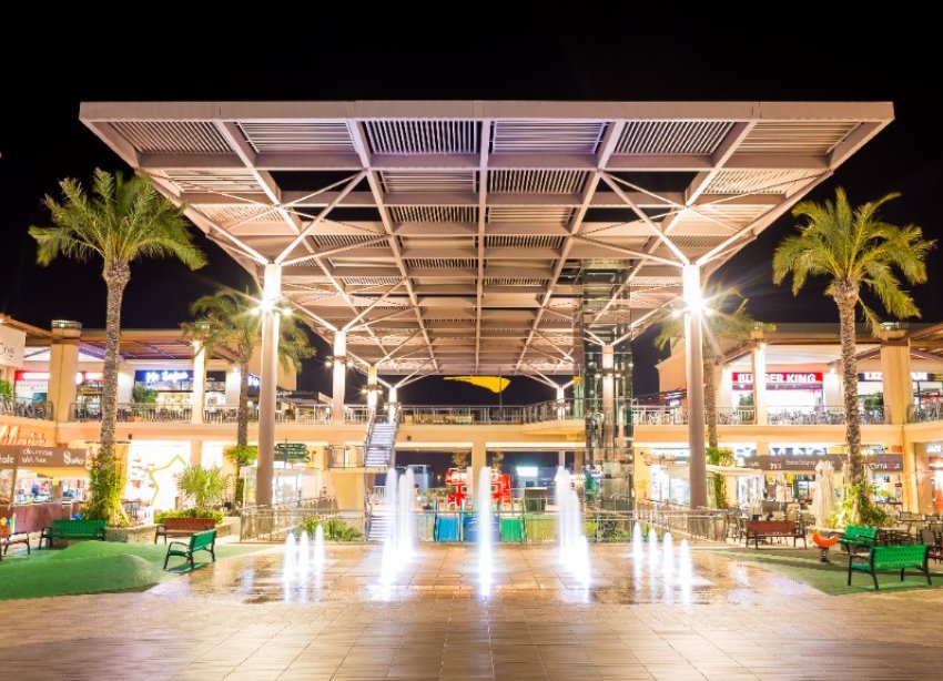 Resale - Commercial premises / Commercial unit / Retail space - Orihuela Costa - La Zenia