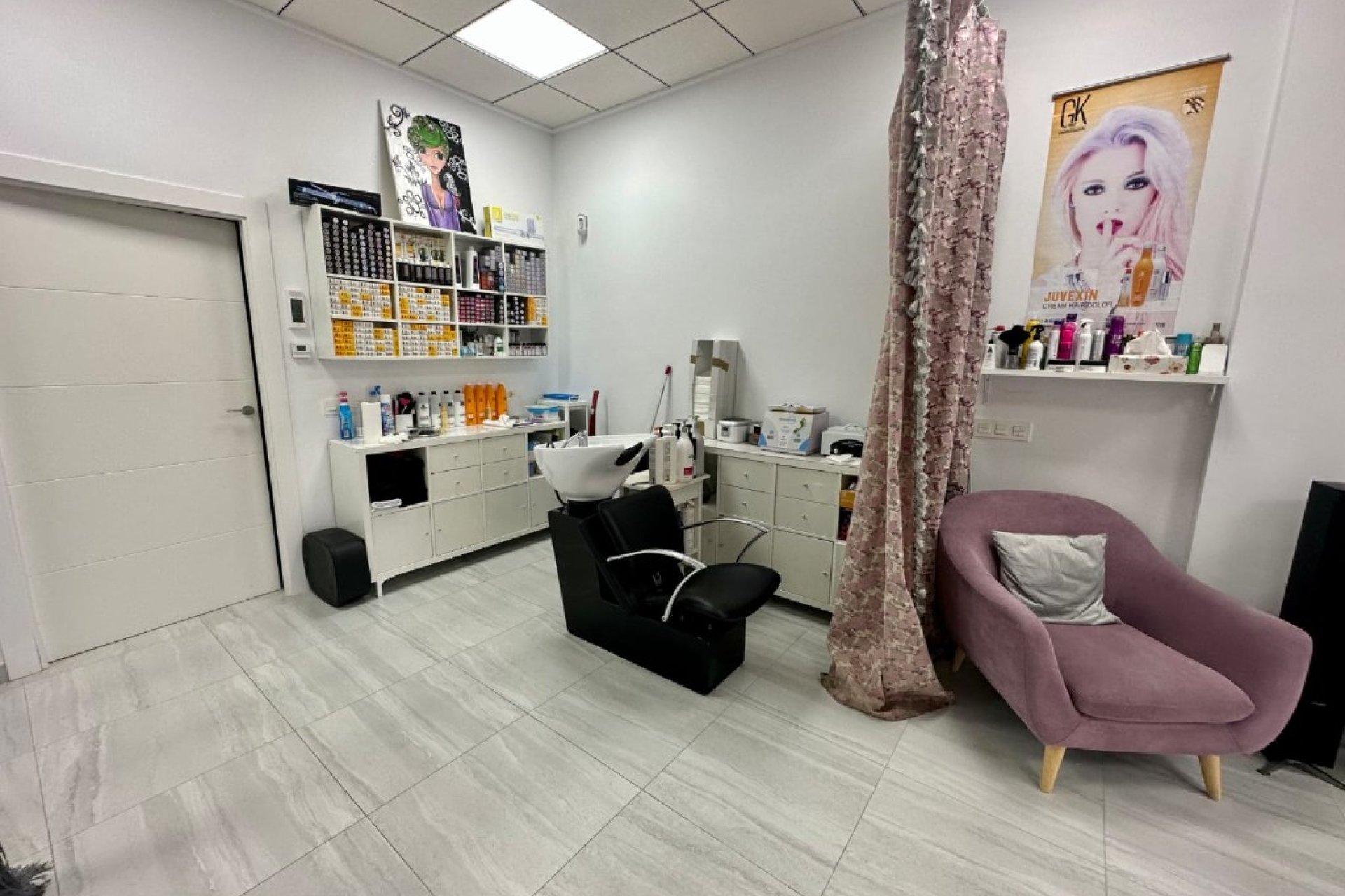 Resale - Commercial premises / Commercial unit / Retail space - Orihuela Costa - La Zenia