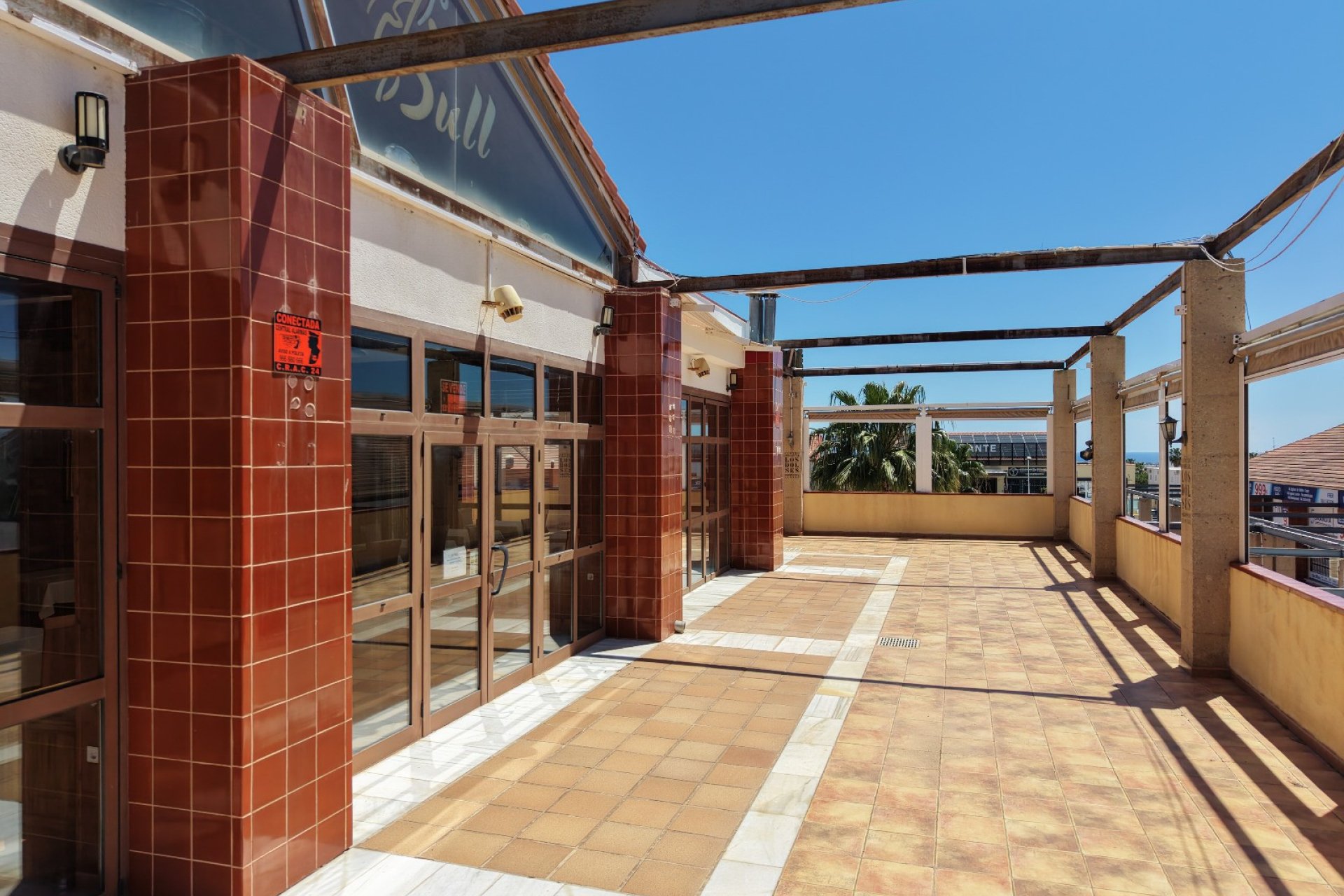 Resale - Commercial premises / Commercial unit / Retail space - Orihuela Costa - Los Dolses